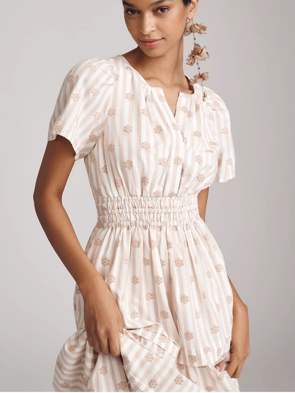 Somerset Maxi Dress Cream Textured Anthropologie Pockets Smocking Tiered Skirt L - Picture 7 of 16
